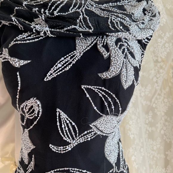 Black and White Beaded Floral 100% Silk Shell Top - Picture 3 of 7